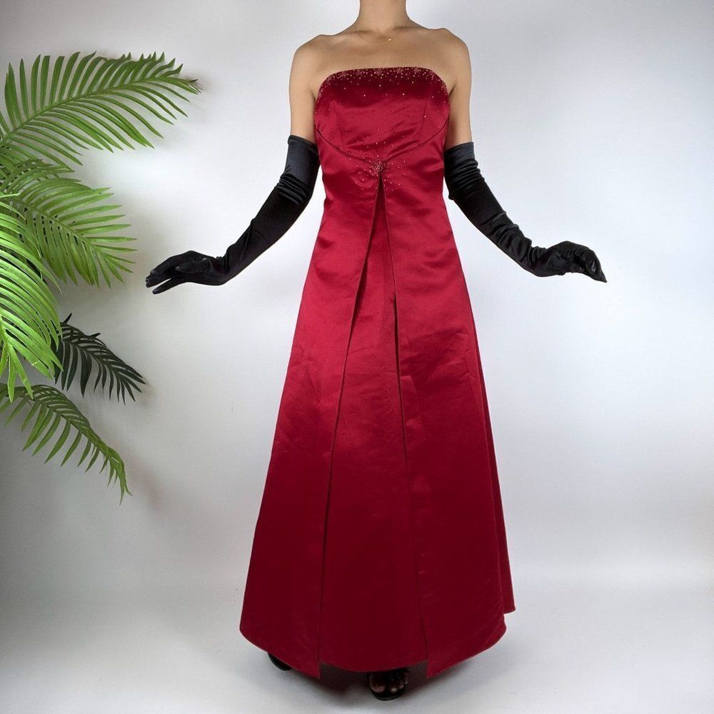 Vintage Y2k Red Satin Strapless Princess Prom Dress Ball Gown / Size: 4